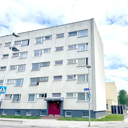 Apartment Stella's Airport - Near Airport And Bus Station - Near Tram, Bus And Train Stops - Free Wifi, Parking And Netflix - Bath - New Renovation Tallinn