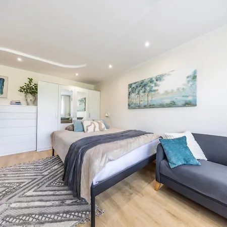 Stella's Airport - Near Airport And Bus Station - Near Tram, Bus And Train Stops - Free Wifi, Parking And Netflix - Bath - New Renovation Таллин