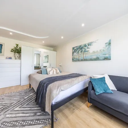 Stella's Airport - Near Airport And Bus Station - Near Tram, Bus And Train Stops - Free Wifi, Parking And Netflix - Bath - New Renovation Tallinn