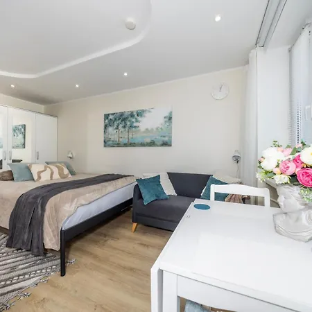 Lägenhet Stella's Airport - Near Airport And Bus Station - Near Tram, Bus And Train Stops - Free Wifi, Parking And Netflix - Bath - New Renovation Tallinn